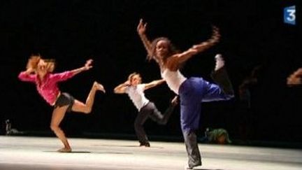 L&#039;Alvin Ailey American Dance Theater fête ses 50 ans aux Etés de la Danse à aris
 (Culturebox)