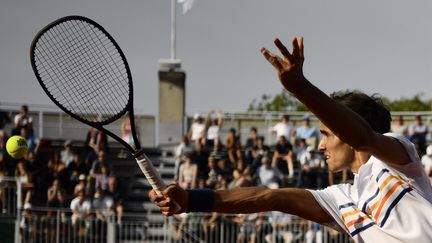 Pierre-Hugues Herbert, ici le 30 mai, a été sorti le 2 juin de Roland-Garros 2018 par l'Américain John Isner.&nbsp; (CHRISTOPHE SIMON / AFP)