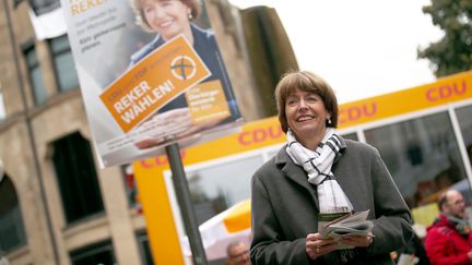 La nouvelle maire de Cologne (Allemagne), Henriette Reker, le 16 octobre 2015. (OLIVER BERG / DPA / AFP)