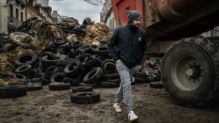 Un agriculteur lors d'une manifestation à Dijon, en Côte-d'Or, le 11 décembre 2024.