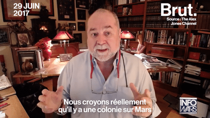 C’est la dernière théorie du complot qui agite le web, la NASA kidnapperait des enfants pour récupérer leur moelle osseuse… pour fabriquer un sérum anti-vieillissement. Absurde ? Oui. Pourtant, la Nasa s’est empressé de démentir. (Brut)