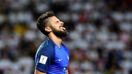 Olivier Giroud et les Bleus ont buté sur la Biélorussie (FRANCK FIFE / AFP)