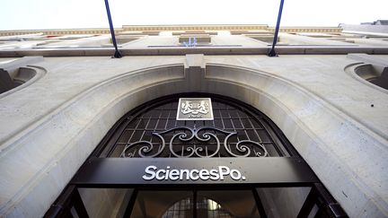 L'entr&eacute;e de Sciences Po Paris, en janvier 2009. (FRANCK FIFE / AFP)