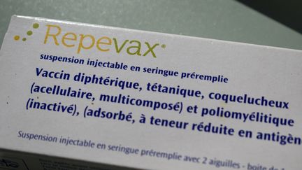 A vaccine against several diseases, including whooping cough, on April 16, 2022, in Plessis-Robinson (Hauts-de-Seine). (MAGALI COHEN / HANS LUCAS / AFP)
