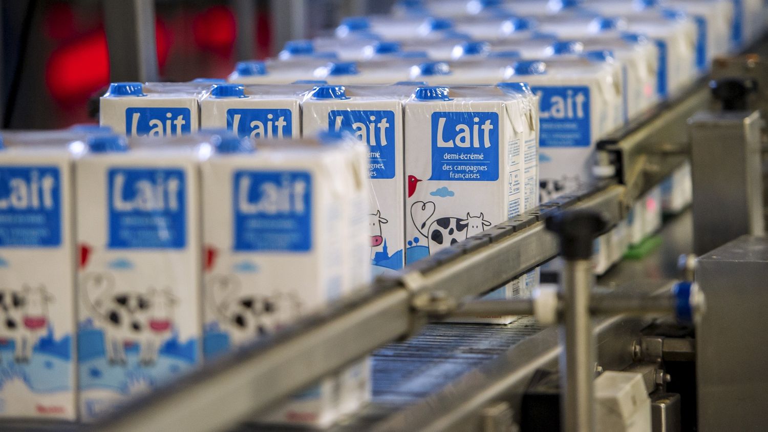 De lait. Производители молочной продукции. Молоко производители. Маркировка молока. Молоко маркировка.