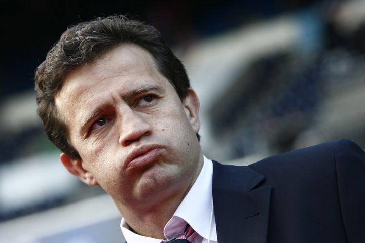 Fabien Galthié, alors sur le banc du Stade Français, avant le match de Coupe d'Europe contre les Anglais de Sale, le 10 décembre 2006. (CHRISTIAN LIEWIG - CORBIS / CORBIS SPORT)