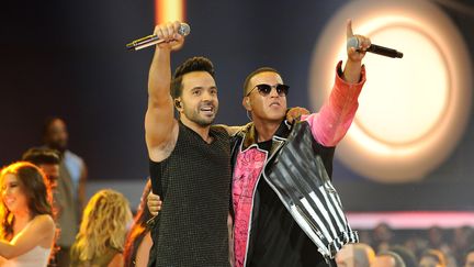 Louis Fonsi et Daddy Yankee aux Billboard Latin Music Awards en Floride.
 (SERGI ALEXANDER / GETTY IMAGES NORTH AMERICA / AFP)