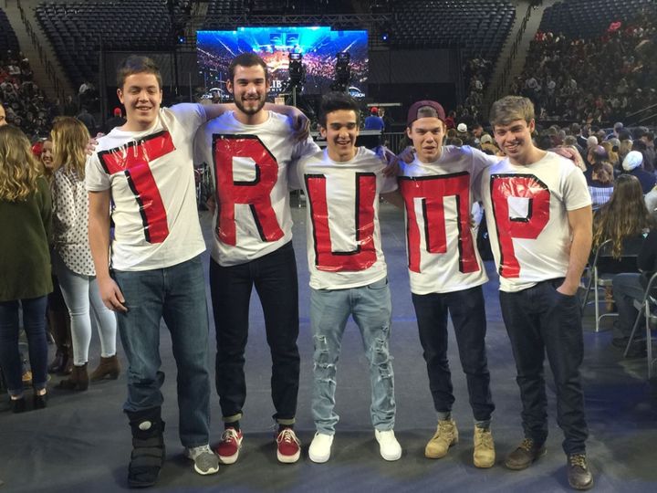 &nbsp; (Des étudiants de la Liberty University lors d'un meeting de Donald Trump © Meagan Fitzpatrick/CBC News)