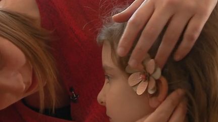 Initiative : des boucles d'oreilles adaptées aux malentendants