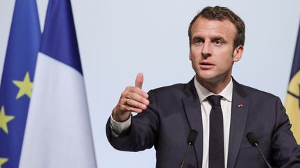 Emmanuel Macron, à Nouméa (Nouvelle-Calédonie), samedi 5 mai 2018. (LUDOVIC MARIN / AFP)