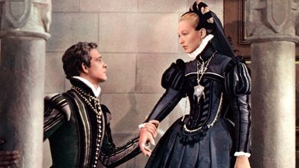 Marina Vlady et Jean-François Poron dans "La princesse de Clèves" de J. Delannoy (1961)
 (Marcel Dole / Photo12 / AFP)