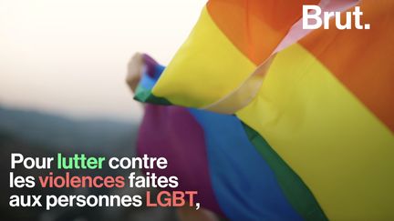 Pour lutter contre les violences faites aux personnes LGBT, le gouvernement a annoncé une série de mesures ce lundi 26 novembre. Voici ce que contient précisément ce "plan d'urgence".