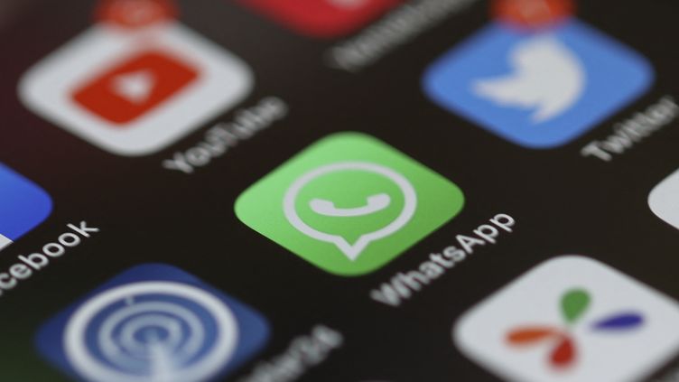 Le logo de WhatsApp (DOGUKAN KESKINKILIC / ANADOLU AGENCY / AFP)