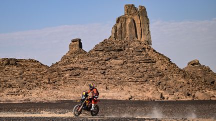 Kevin Benavides (Red Bull-KTM) lors de la 9e étape du Dakar 2022, le 11 janvier. (GIGI SOLDANO / DPPI)