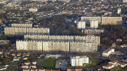 La sexag&eacute;naire vit seule dans le quartier du Grand Parc, &agrave; Bordeaux (pris ici en photo en 2004). (DERRICK CEYRAC / AFP)