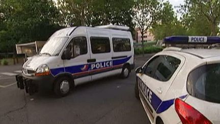 A Grenoble, le quartier de la Villeneuve est sous haute surveillance depuis les violences (18 juillet 2010) (F2)