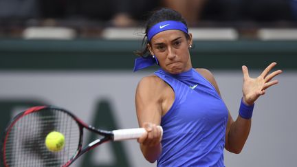 La Française Caroline Garcia lors de son huitième de finale contre sa compatriote Alizé Cornet, lundi 5 juin 2017 à Roland-Garros. (FRANCOIS XAVIER MARIT / AFP)