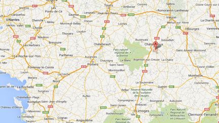 Le corps d'un nouveau n&eacute; est apparu au milieu des papiers et des cartons qui arrivaient sur le tapis de tri de la d&eacute;chetterie de Poin&ccedil;onnet (Indre),&nbsp;vendredi 13 d&eacute;cembre 2013.&nbsp; ( GOOGLE MAPS / FRANCETV INFO )