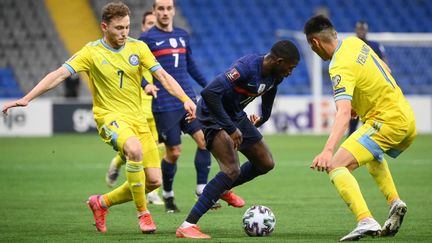 Ousmane Dembélé a ouvert le score contre le Kazakhstan ce dimanche 28 mars. (FRANCK FIFE / AFP)