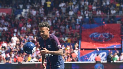 Quel tirage attend Neymar et les joueurs du PSG en Ligue des champions ? (ALAIN JOCARD / AFP)