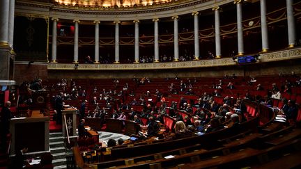 Les députés de l'Assemblée nationale débattent de la réforme des retraites dans l'hémicycle, le 17 février 2020. (CHRISTOPHE ARCHAMBAULT / AFP)