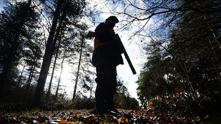 Un chasseur de Loire-Atlantique. Photo d'illustration. (JEAN-SEBASTIEN EVRARD / AFP)