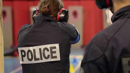 Les candidats à la présidentielle ont leur propre service d'ordre, mais l'Etat met aussi à la disposition des candidats des hommes du service de la protection de la Police nationale.  (CAPTURE D'ÉCRAN FRANCE 2)