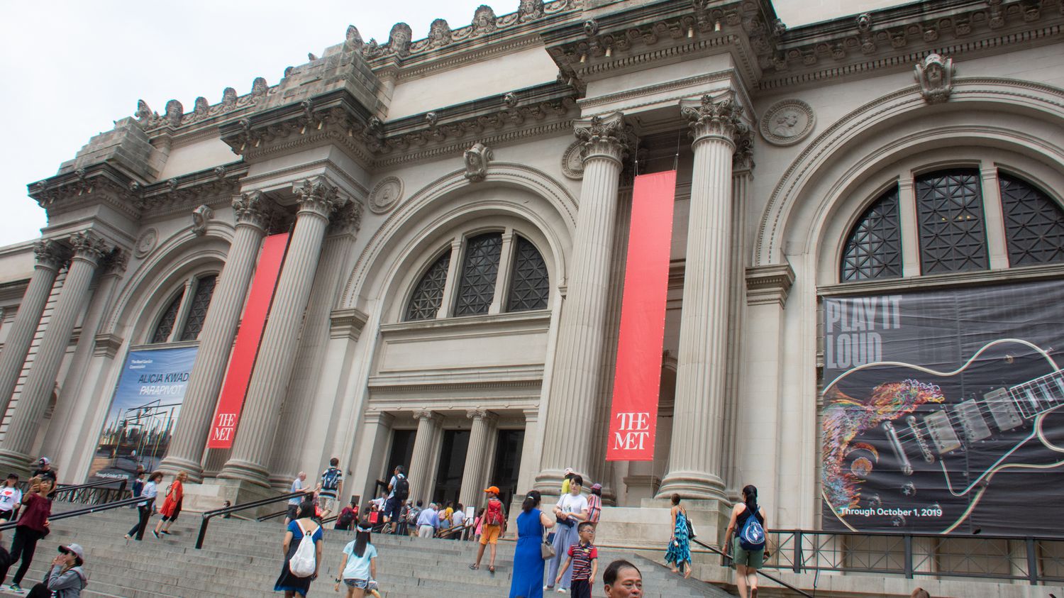 New York justice has returned to China two sculptures seized from the Metropolitan Museum of Art