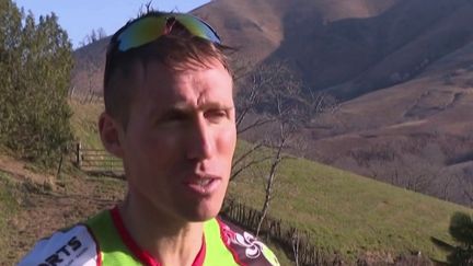 Le journaliste Samuel Ollivier, présent sur le plateau du 8 Heures, mercredi 22 février, s'intéresse au Basque Beñat Marmissolle, grand champion d'ultra-trail mais aussi agriculteur. (FRANCE 2)