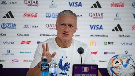 Didier Deschamps en conférence de presse à la veille de France-Angleterre en quarts de finale de la Coupe du monde au Qatar, le 9 décembre 2022. (FRANCK FIFE / AFP)