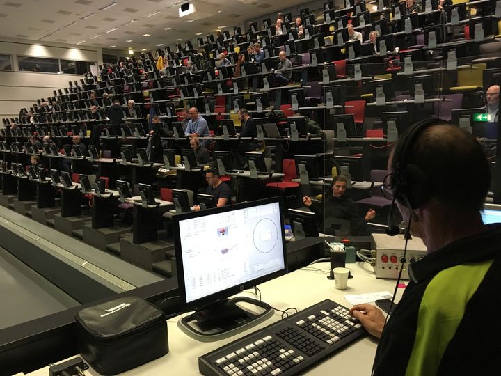 Salle des ventes du marché d’Alsmeer, Pays-Bas, en février 2019. (GRÉGOIRE LECALOT / FRANCEINFO)