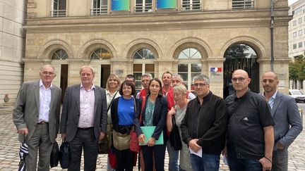 Conférence de presse des représentants syndicaux CGT, CFE-CGC et FO pour l'avenir des papeterie Condat (Dordogne) à Bercy, le 12 septembre 2023. (Lauriane Delanoe)