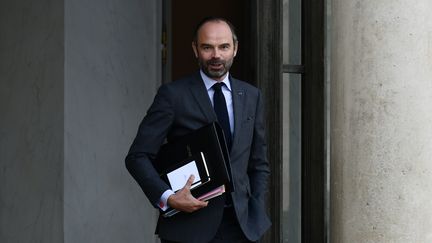 Le Premier ministre Edouard Philippe quitte le palais de l'Elysée, à Paris, le 24 septembre 2018. (PHILIPPE LOPEZ / AFP)