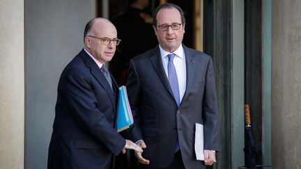 Selon un sondage Odoxa pour franceinfo publié le 9 décembre, la nomination de Bernard Cazeneuve comme Premier ministre est approuvée par plus des deux-tiers des Français (68%).&nbsp; (THOMAS PADILLA / MAXPPP)