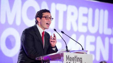 Le d&eacute;put&eacute; socialiste Razzy Hammadi lance sa campagne pour l'&eacute;lection municipale &agrave; Montreuil (Seine-Saint-Denis), le 19 d&eacute;cembre 2013. (  MAXPPP)