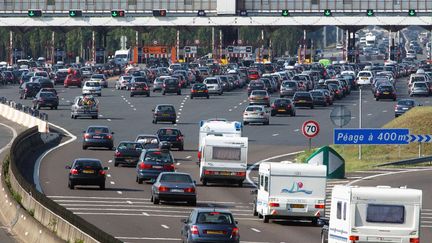 Le péage de&nbsp;Villefrance-sur-Saône (Rhône), le 9 août 2003.&nbsp; (PASCAL GEORGE / AFP)