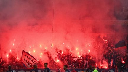 Les supporters de Montpellier lors de la réception de Rennes au stade de la Mosson, le 23 avril 2023. (SYLVAIN THOMAS / AFP)