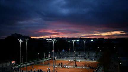 Couleurs d'automne captées par les photographes de Roland-Garros, le 29 septembre 2020 (MARTIN BUREAU / AFP)