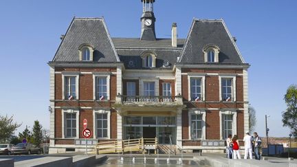 La mairie de Noisy-le-Grand (Seine-Saint-Denis) est pass&eacute;e &agrave; droite, le 20 septembre 2015, apr&egrave;s la victoire de&nbsp;Brigitte Marsigny (LR). (MOULU PHILIPPE / HEMIS.FR / AFP)