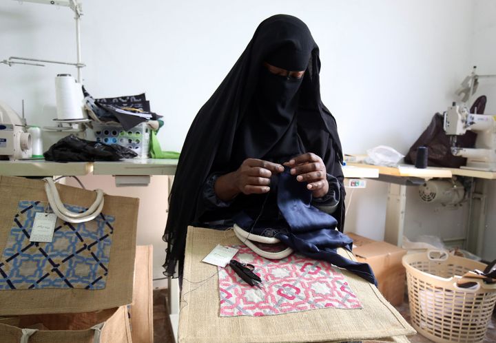 Atelier de broderie d'un camp de réfugiés palestiniens du nord de la Jordanie
 (KHALIL MAZRAAWI / AFP)