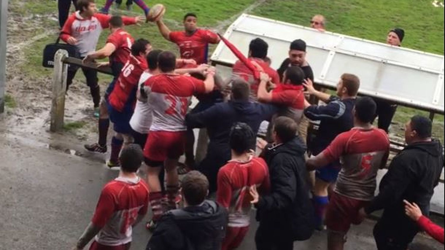 Video Rugby Bagarre Générale Entre Joueurs Et Supporters Lors Dun 6577