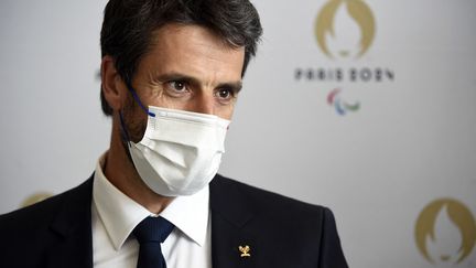 Le président du Comité d'organisation des JO de Paris 2024, Tony Estanguet, assiste à un point de presse, le 20 juillet 2021, à Tokyo (Japon). (HERVIO JEAN-MARIE / KMSP)