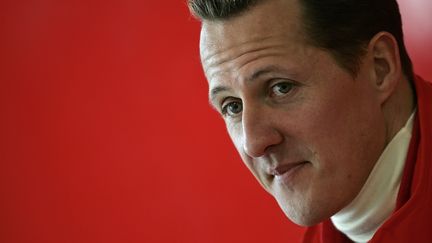 Michael Schumacher lors d'une conf&eacute;rence de presse &agrave; Scarperia (Italie), le 24 janvier. (TONY GENTILE / REUTERS)