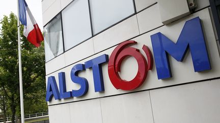 La fa&ccedil;ade du si&egrave;ge du groupe fran&ccedil;ais Alstom &agrave; Levallois-Perret (Hauts-de-Seine),&nbsp;le 27 avril 2014. (PATRICK KOVARIK / AFP)