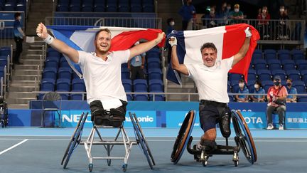 Nicolas Peifer et&nbsp;Stéphane Houdet ont remporté la médaille d'or en finale du double messieurs en tennis-fauteuil à Tokyo, vendredi 3 septembre 2021. (G.Picout / CPSF)