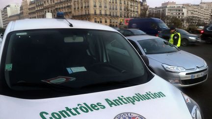 Contrôles Antipollution à Paris (JACQUES DEMARTHON / AFP)