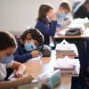 Des élèves travaillent dans une classe de Vincennes, près de Paris, le 1er septembre 2020.&nbsp; (MARTIN BUREAU / AFP)