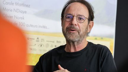 Marc Lévy au festival "Lire en Poche" à Gradignan, en Gironde, le 8 octobre 2022.&nbsp; (JEAN MAURICE CHACUN / MAXPPP)