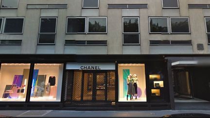 La boutique Chanel du 8e arrondissement de Paris, cible d'une attaque le 28 avril 2016. (GOOGLE STREET VIEW)