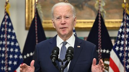 Le président américain Joe Biden lors d'une allocution à la Maison Blanche, le 13 mars 2023 à Washington. (SAUL LOEB / AFP)